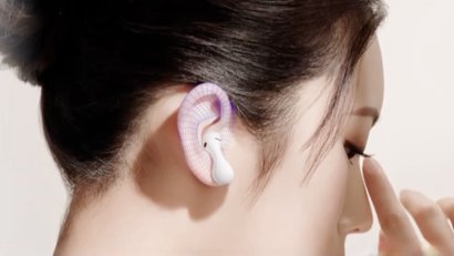 Так наушники будут выглядеть в ушах пользователя.
