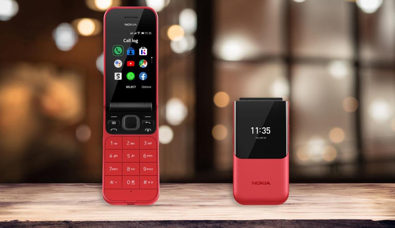 В Россию привезли «неубиваемый» Nokia 800 Tough и новый Nokia 2720 Flip -  Hi-Tech Mail.ru