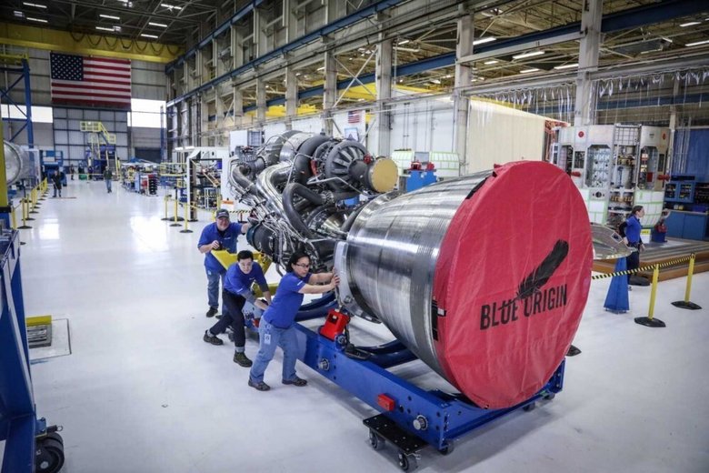 Первый собранный  двигатель BE-4 Engine от Blue Origin. 6 Марта 2017. Фото:  Blue Origin / Wikipedia