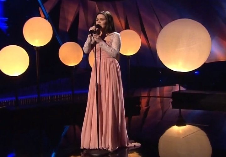 В полуфинале "Евровидения" Дина выглядела заметно похудевшей