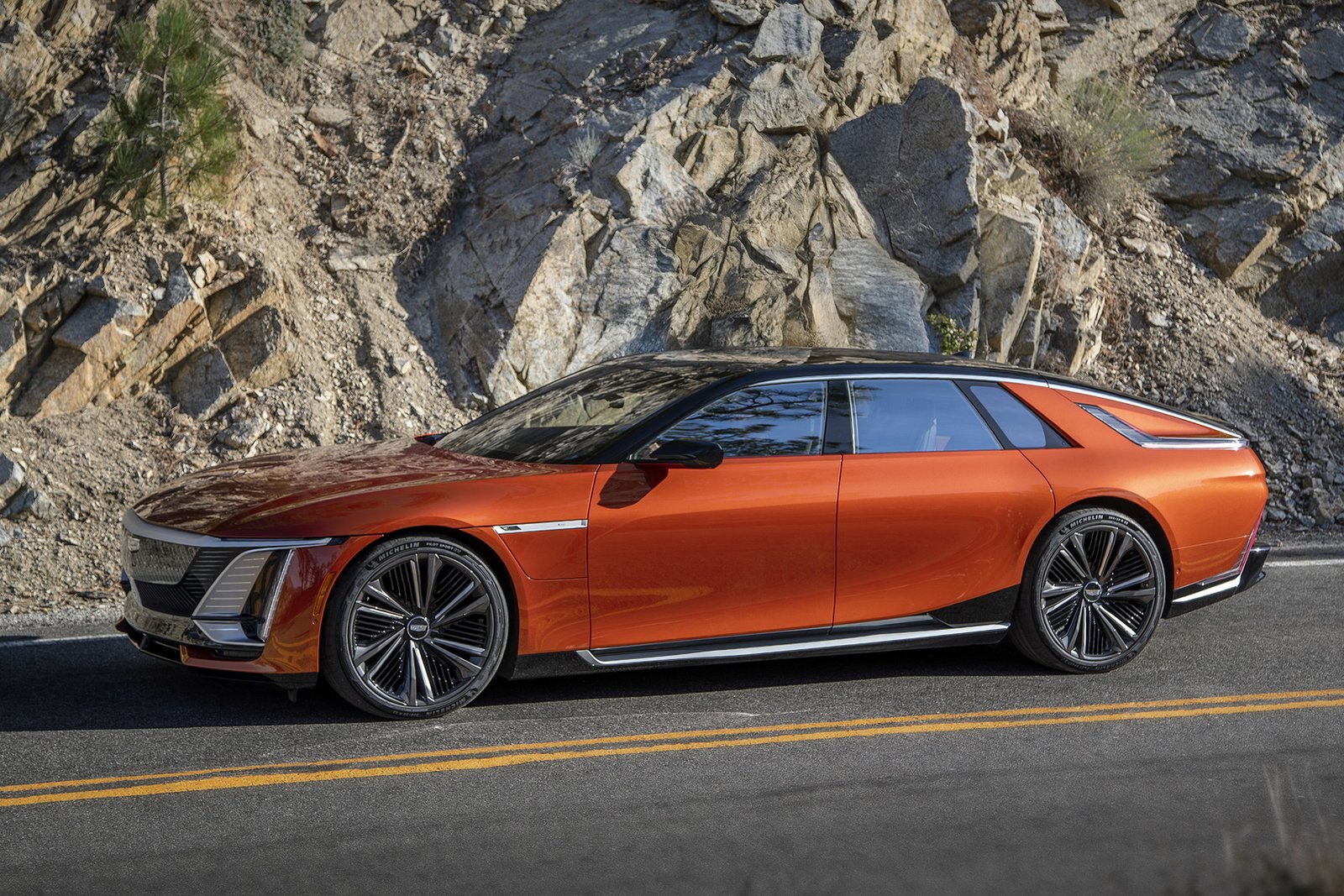 Роскошный электрокар Cadillac Celestiq оказался никому не нужен Роскошный электрокар Cadillac Celestiq оказался никому не нужен