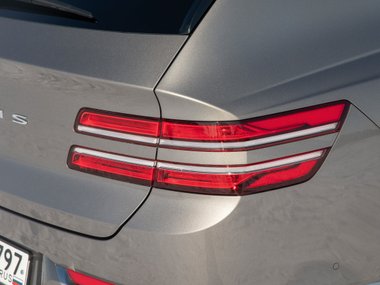 slide image for gallery: 27593 | Genesis GV80