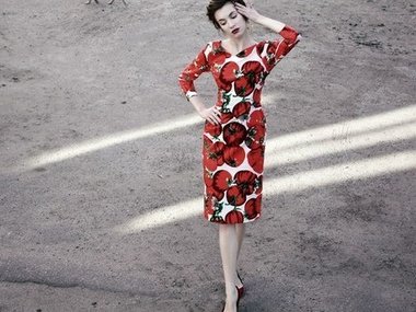 Slide image for gallery: 3248 | Комментарий lady.mail.ru: Платье с "помидорным" принтом от KARDASH