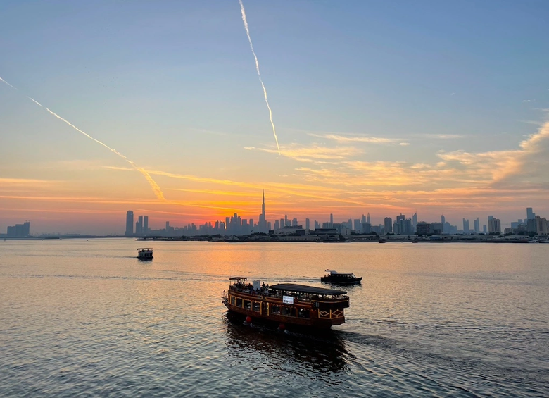 Вид на набержную и «Бурдж-Халифа» с берега Дубай-Крик