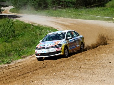slide image for gallery: 22357 | Volkswagen Polo Cup