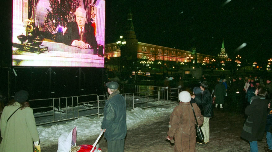 Ельцин 2000 год. Новогоднее обращение Ельцина 2000. Новогодние обращение президента России Ельцина 1999 года. Новогоднее обращение Ельцина и Путина 2000.