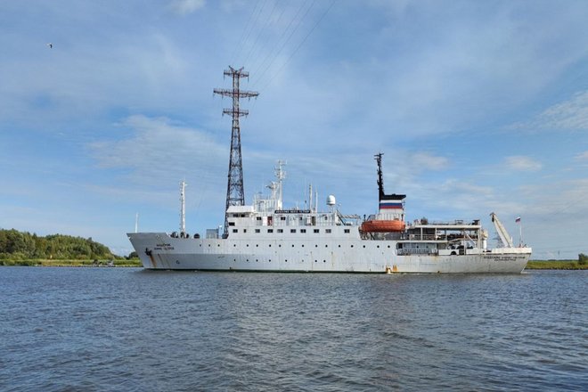 корабль Академик Борис Петров корабль Академик Борис Петров