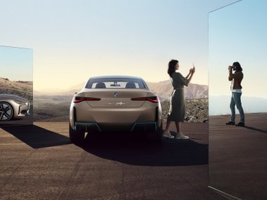 slide image for gallery: 25729 | BMW Concept i4