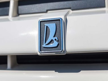 slide image for gallery: 28002 | Как менялся логотип Lada