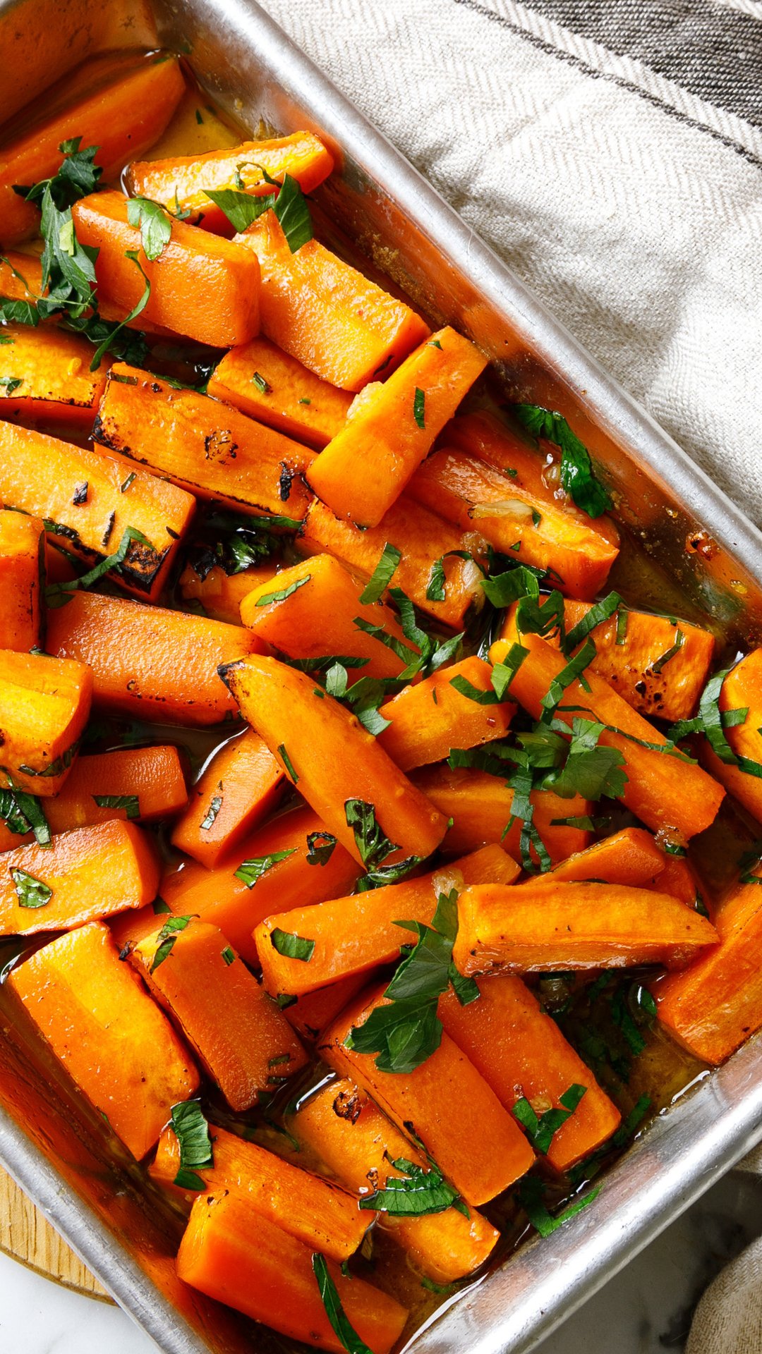 Печеная морковь. Морковь в духовке. Запеченная морковь в духовке. Блюда из запеченной моркови.