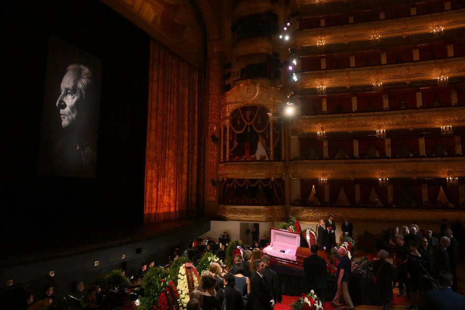Церемония прощания с Юрием Григоровичем Церемония прощания с Юрием Григоровичем