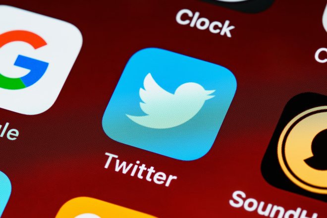 Логотип Twitter в интерфейсе iOS