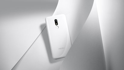 Meizu M8 Lite доступен только в белом и черном цвете