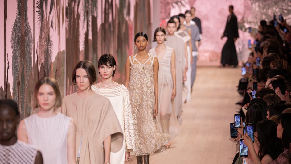 показ кутюрной коллекции Dior показ кутюрной коллекции Dior