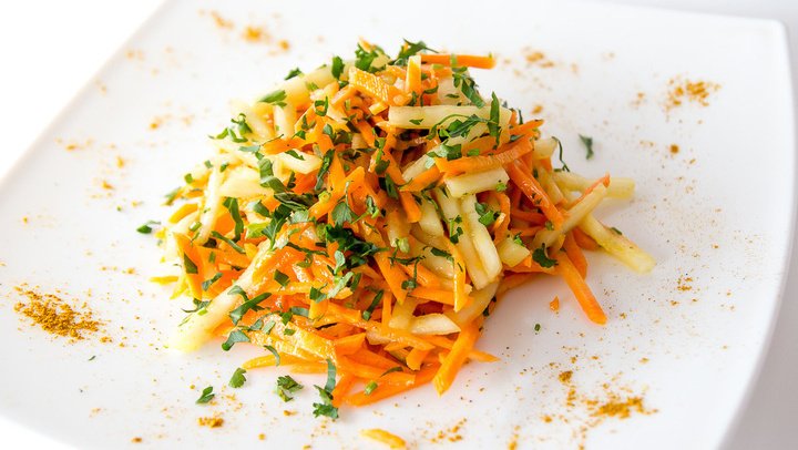 Салат из свежей морковки - пошаговый рецепт с фото на gkhyarovoe.ru