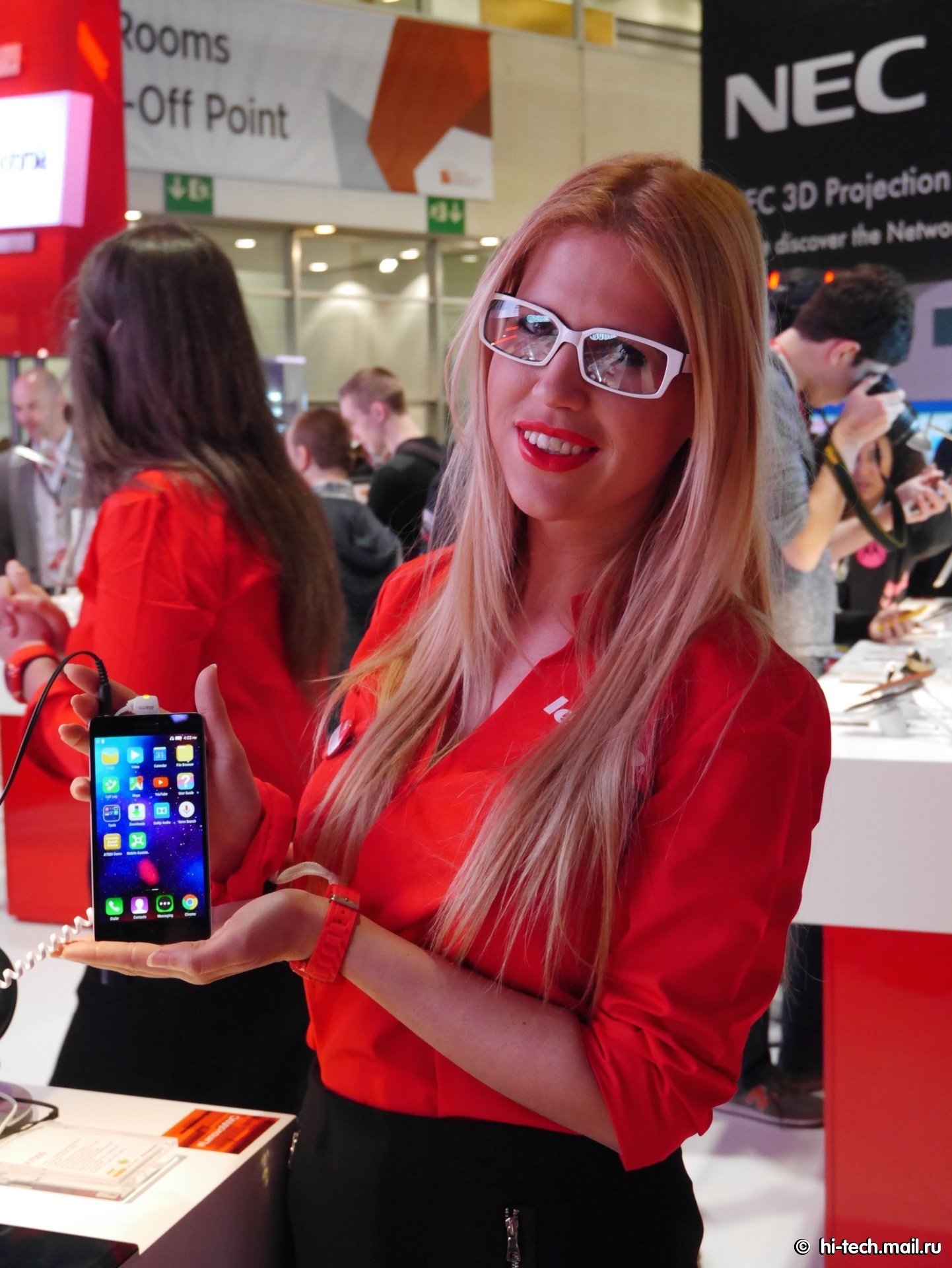 Девушки MWC 2015 - Hi-Tech Mail.ru