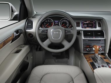 slide image for gallery: 24705 | Audi Q7