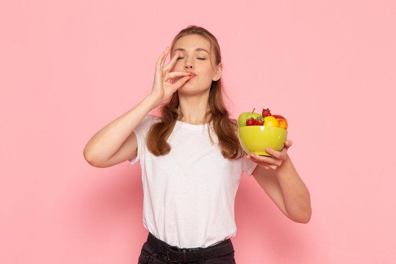 Не спешите во время еды: постарайтесь прочувствовать вкус, запах, текстуру, тщательно пережевывайте продукты, насладитесь процессом. Не спешите во время еды: постарайтесь прочувствовать вкус, запах, текстуру, тщательно пережевывайте продукты, насладитесь процессом.