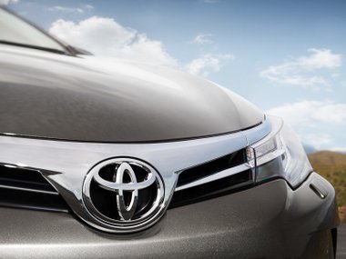 slide image for gallery: 22043 | Toyota Corolla рестайлинг