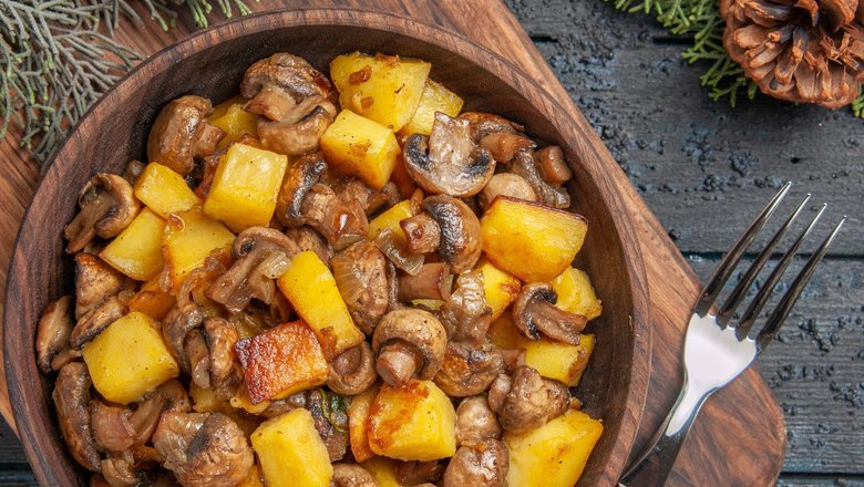 Жареная картошка с шампиньонами, жареный картофель с грибами, картошка с грибами Жареная картошка с шампиньонами, жареный картофель с грибами, картошка с грибами