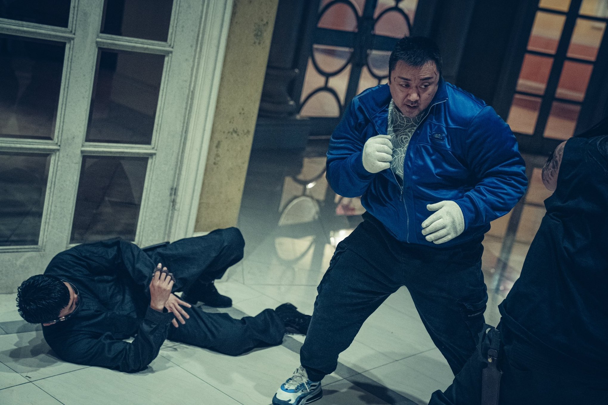 Кадр из фильма «Святая ночь: Охотник на демонов»