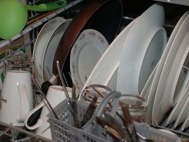 Slide image for gallery: 4622 | Комментарий «Леди Mail.Ru»: Если необходимости намывать горы посуды нет, то компактная посудомойка Bosch SKS 62E88 может стать идеальным вариантом