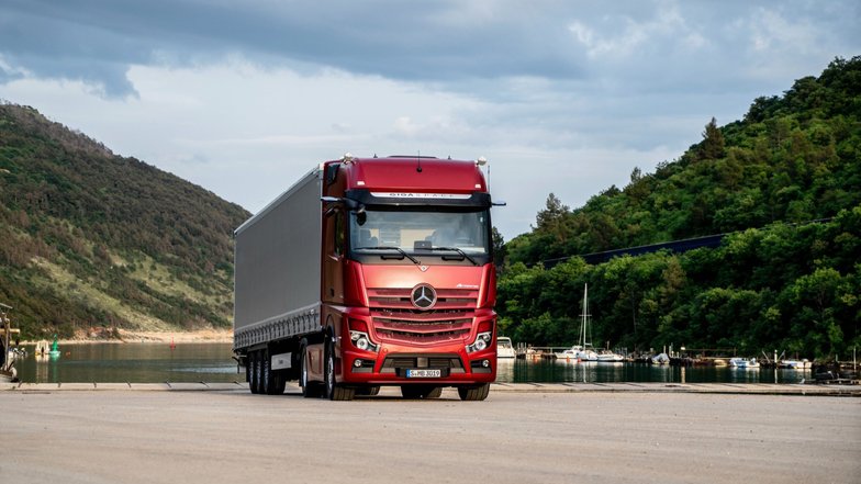 slide image for gallery: 23761 | Новый Mercedes-Benz Actros
