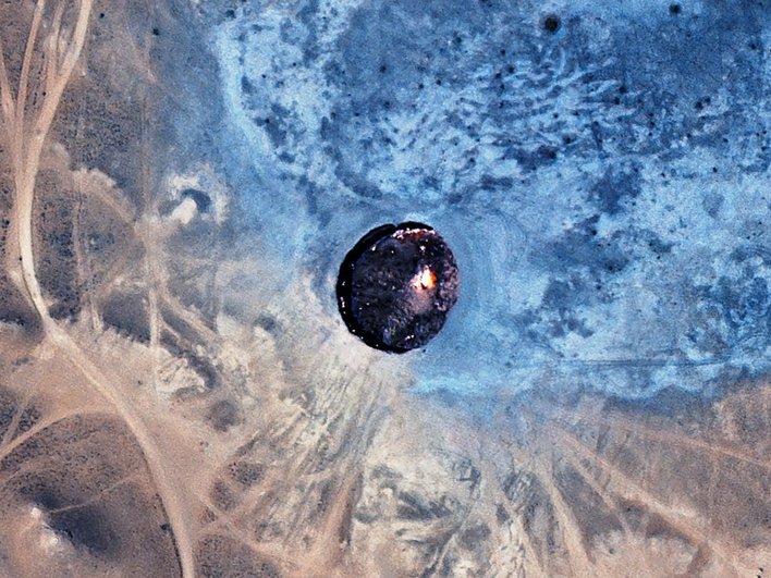 Спутниковый снимок горящего кратера Дарваза Спутниковый снимок горящего кратера Дарваза