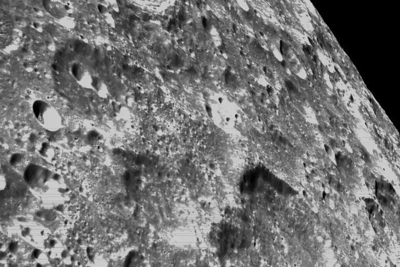 Кадр с невидимой частью Луны. Источник: NASA / New Scientist