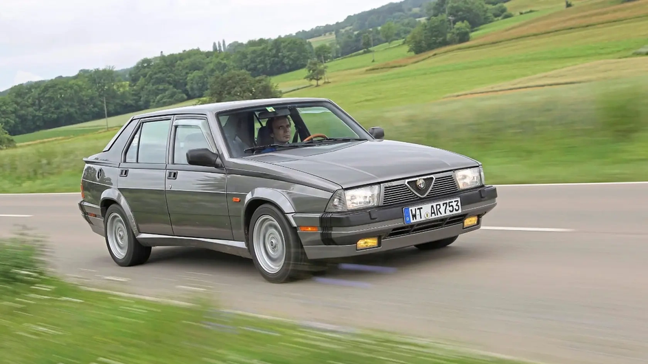 Alfa Romeo 75 Alfa Romeo 75