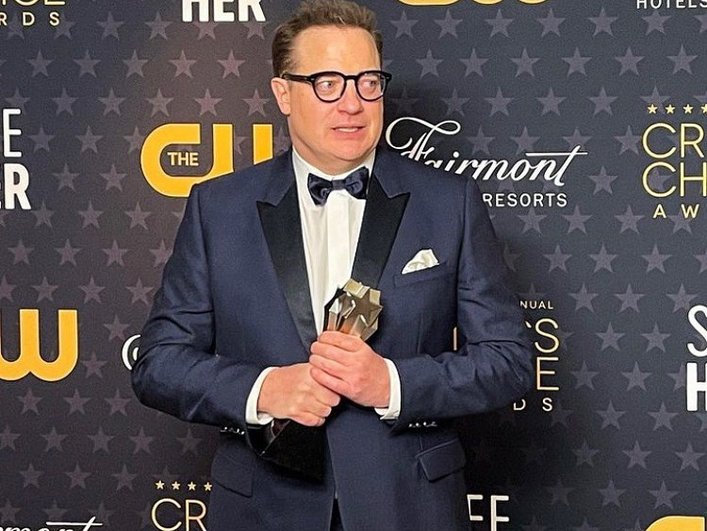 Брендан Фрейзер на церемонии награждения Брендан Фрейзер на церемонии награждения