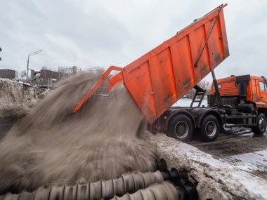 slide image for gallery: 27451 | Куда увозят снег с улиц