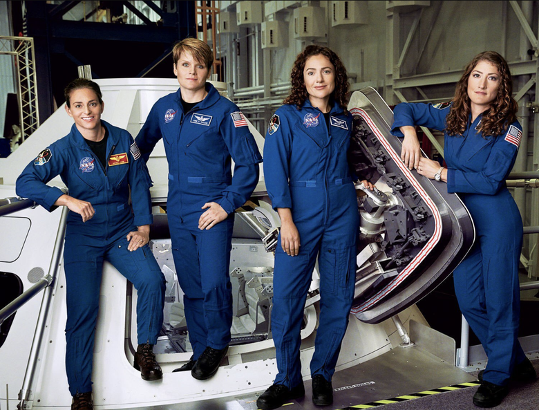 Женщины отбирают космос у мужчин? Фото: Twitter @AstronautAbby