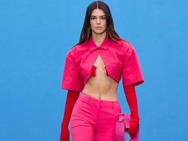 Slide image for gallery: 15260 | Показ Jacquemus