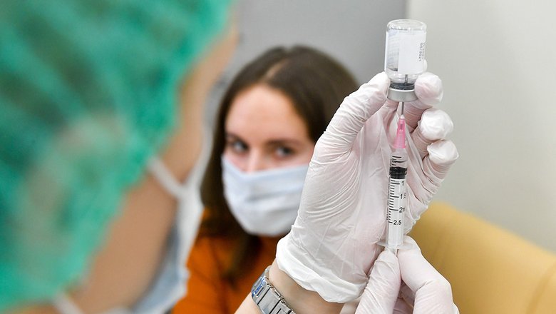 Главный санитарный врач Москвы обязал провести вакцинацию 60% работающих москвичей0