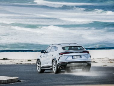 slide image for gallery: 24293 | Lamborghini Urus
