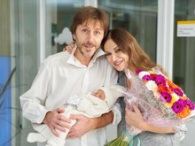 Маргарита Дробязко с Повиласом Ванагасом и ребенком, фото: соцсети
