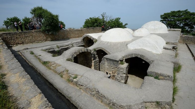 Археологические раскопки на территории древней крепости продолжаются и по сей день. Нарын-Кала – одна из самых важных достопримечательностей в регионе, и не ее восстановление выделяется немало средств. Цитадель входит в список всемирного наследия ЮНЕСКО.