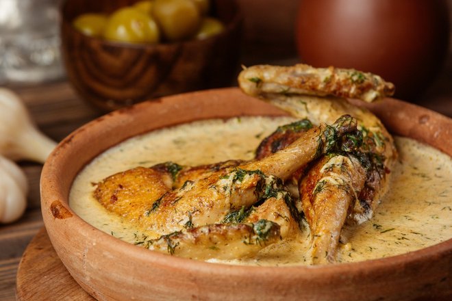 Чкмерули, курица в сливках, курица тушеная, курица в соусе, курица