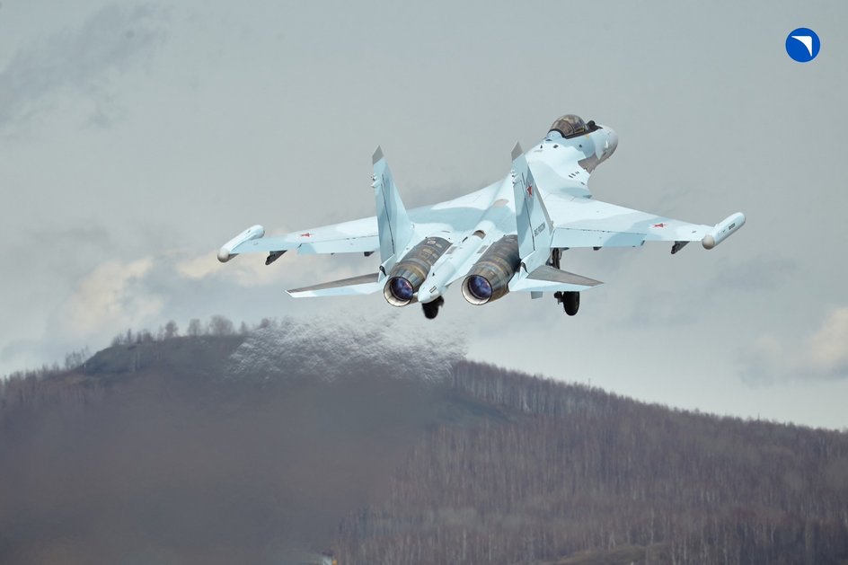 Су-35С в воздухе Су-35С в воздухе