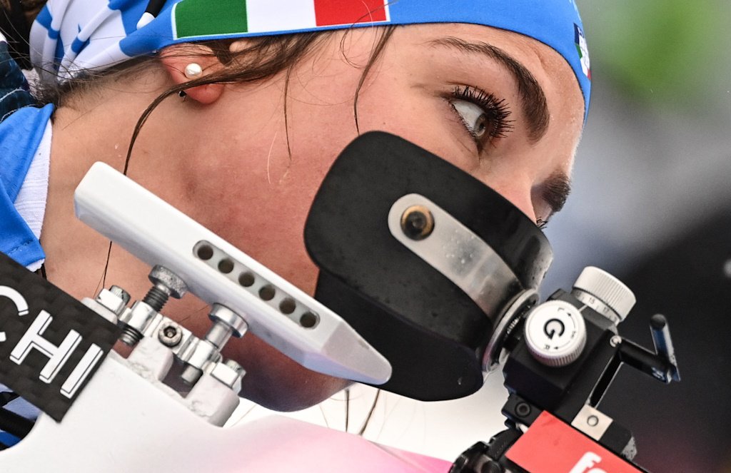 Итальянка выиграла гонку преследования на этапе Кубка мира по биатлону