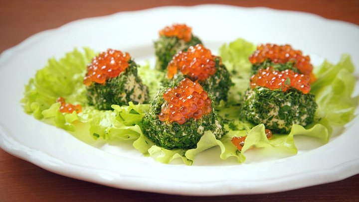 Пошаговый рецепт: морской салат с красной икрой | «ИкраМарт»