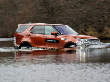 slide image for gallery: 23321 | Land Rover Discovery 5: бездорожье