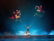 Кадр из Cirque du Soleil: Сказочный мир