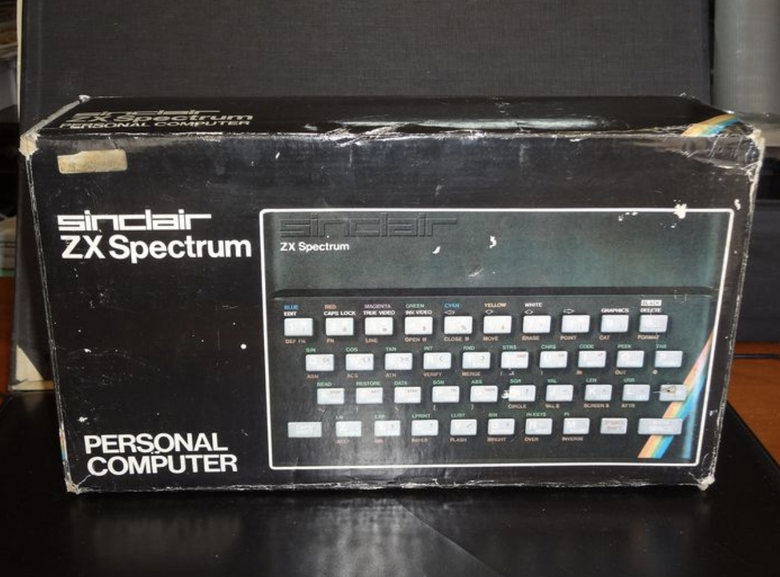 Всего Sinclair Research выпустила три модели: ZX Spectrum 16/48, ZX Spectrum +, ZX Spectrum 128. Фото: catawiki.com