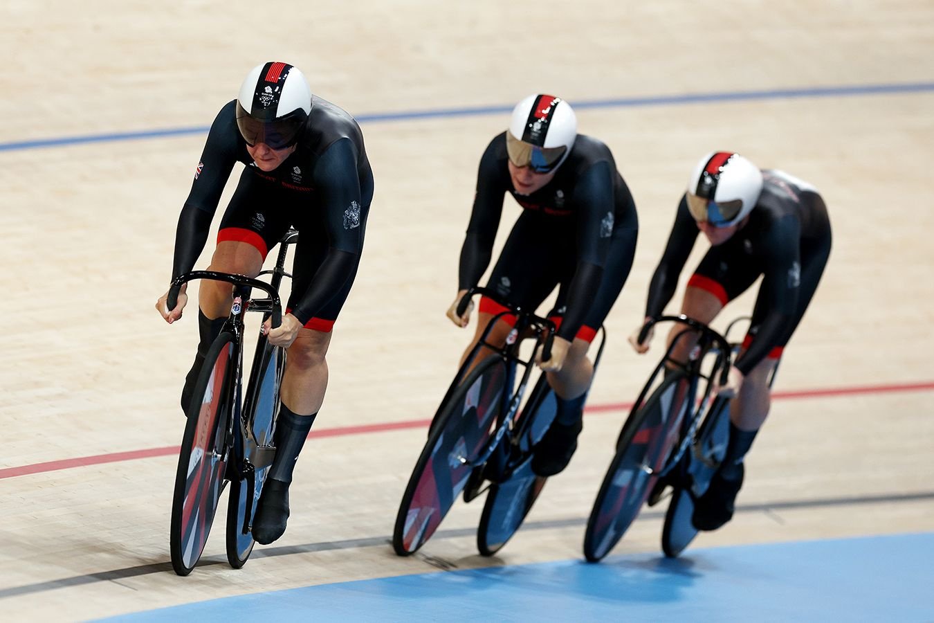 Британские велогонщицы стали чемпионками ОИ на треке, обновив свой же мировой рекорд