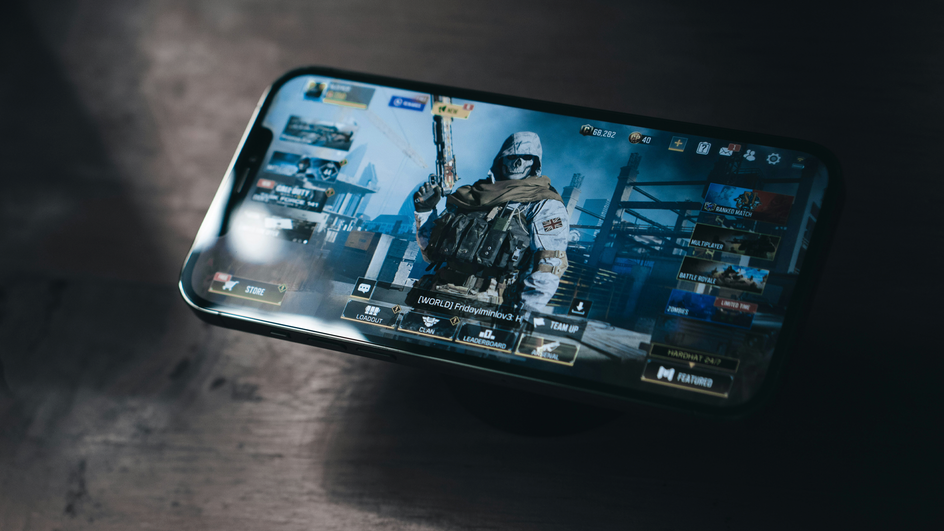 Запущенная игра на смартфоне Запущенная игра на смартфоне