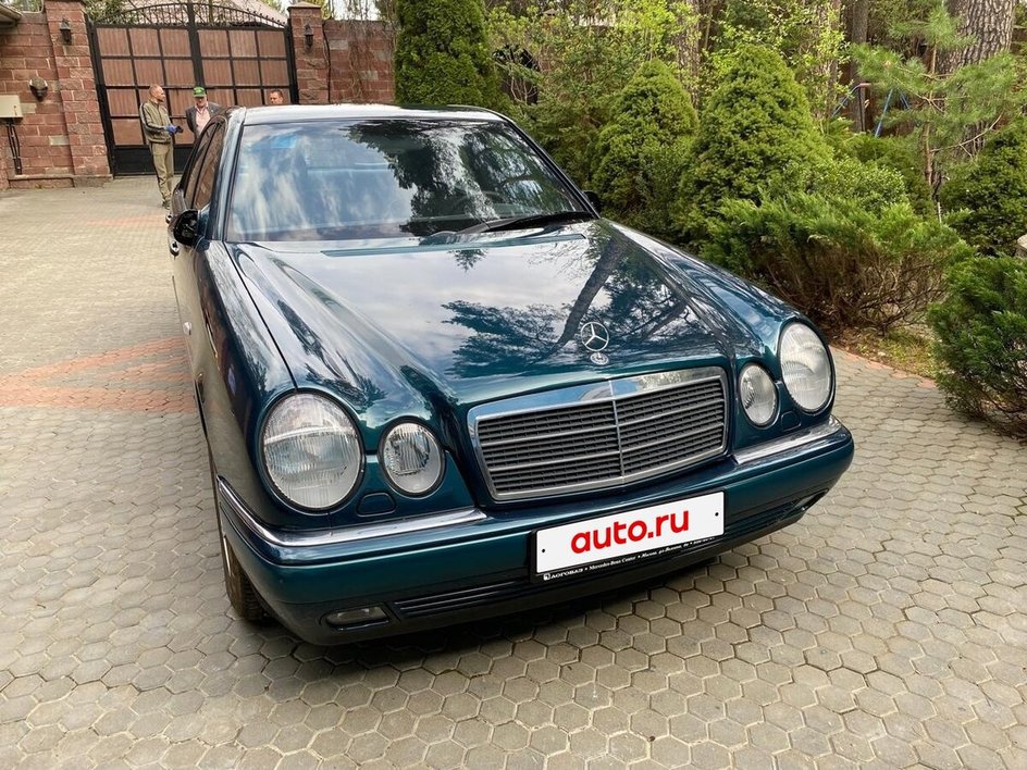 Абсолютно новый Mercedes W210 после 28 лет в гараже выставили на продажу в РФ Абсолютно новый Mercedes W210 после 28 лет в гараже выставили на продажу в РФ