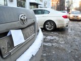 Припаркованные на улицах Москвы автомобили с умышленно скрытыми государственными регистрационными номерами