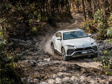 slide image for gallery: 24293 | Lamborghini Urus